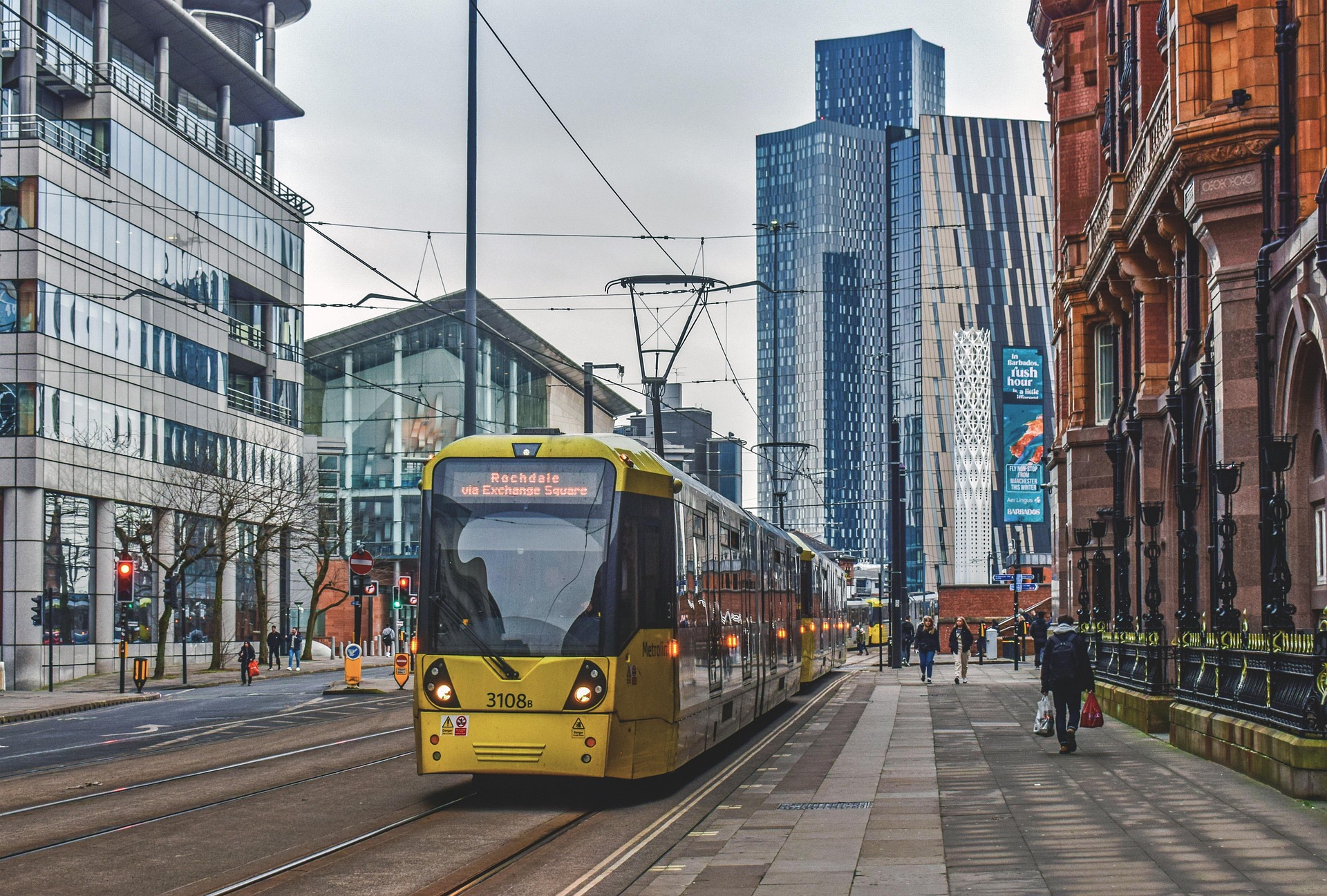 Manchester, sulle tracce degli Oasis: aspettando il 2027